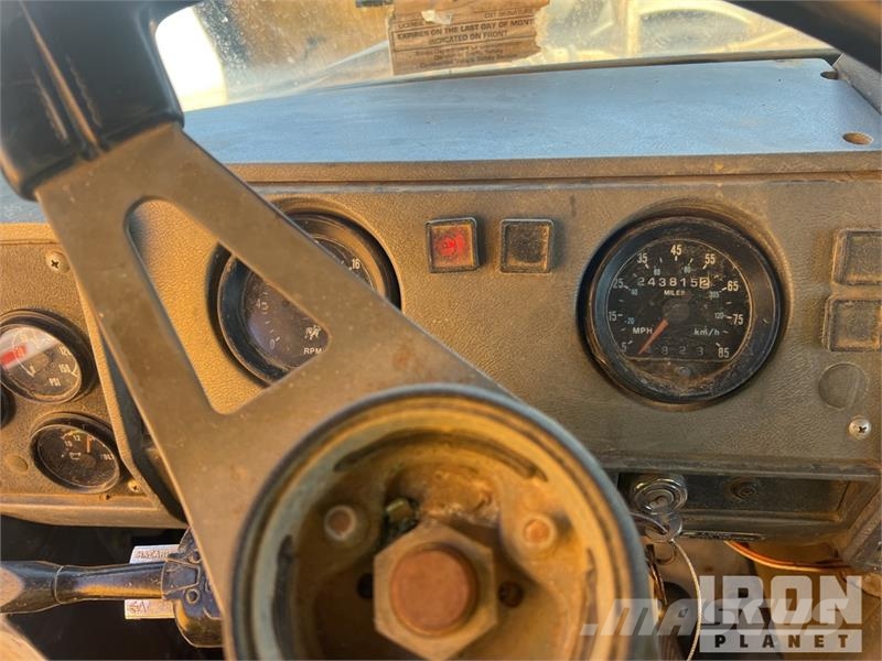 Mack RD688S Tovornjaki za vodo