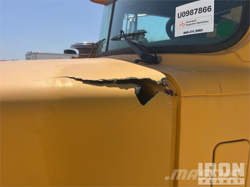 Mack RD688S Tovornjaki za vodo