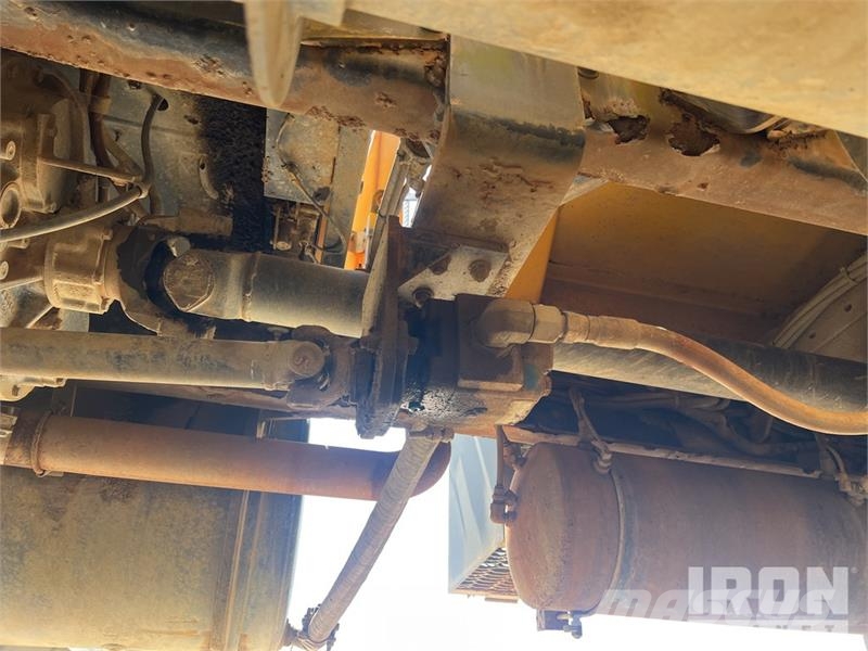 Mack RD688S Tovornjaki za vodo