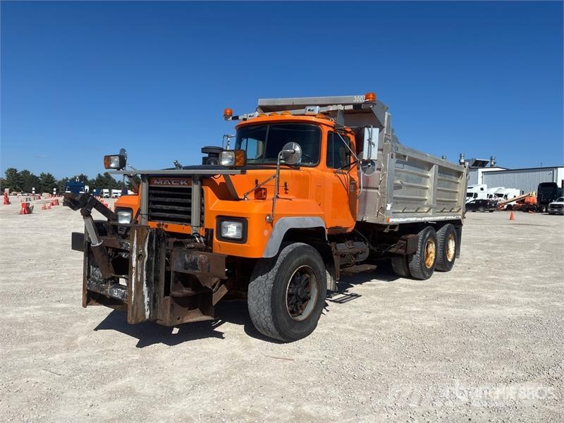 Mack RD688S Tipper trucks