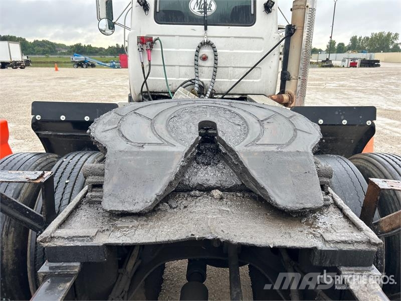 Mack RD688S Trekkvogner
