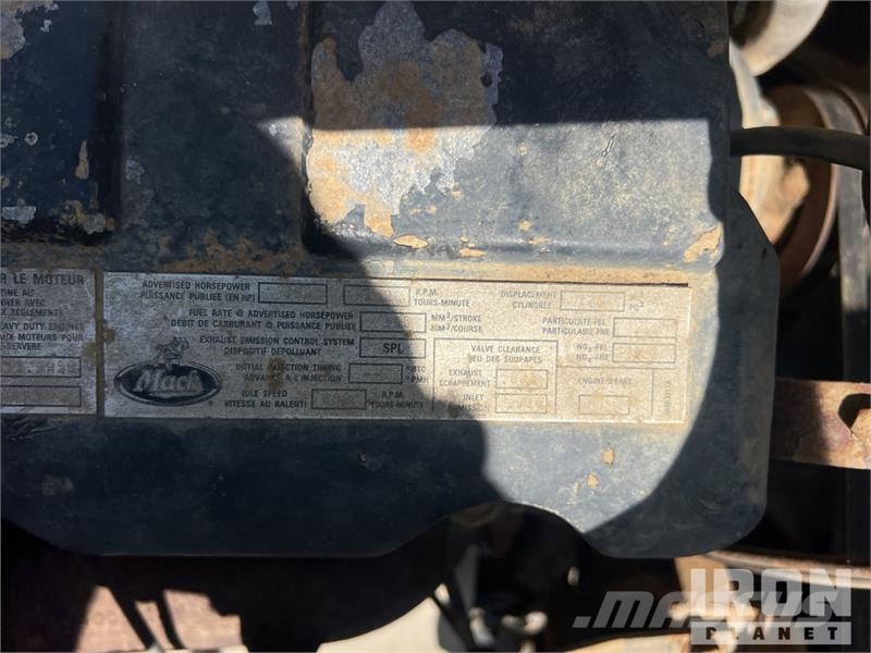Mack RD688S Tovornjaki za vodo