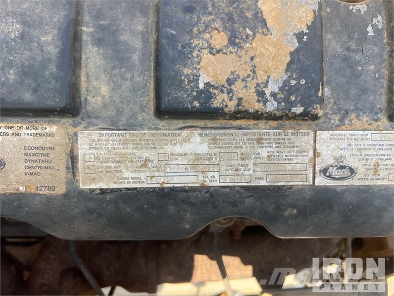 Mack RD688S Tovornjaki za vodo