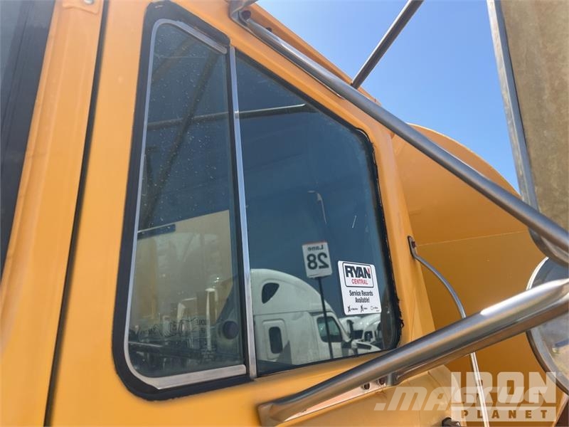 Mack RD688S Tovornjaki za vodo