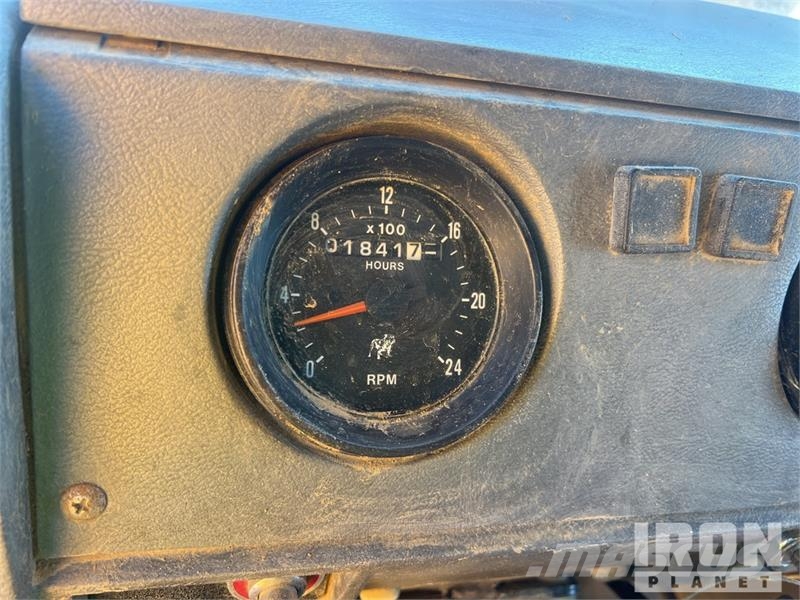 Mack RD688S Tovornjaki za vodo