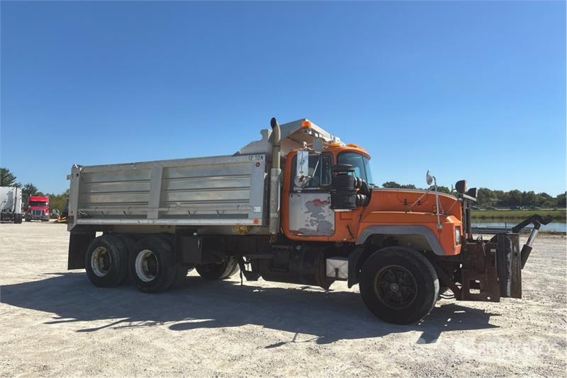 Mack RD688S Camion benne