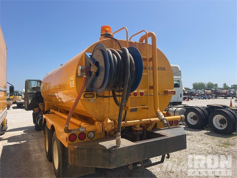 Mack RD688S Tovornjaki za vodo