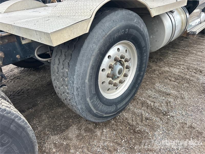 Mack TD700 8x4 Tri/A Day Cab Truck Tractor Traktorske jedinice