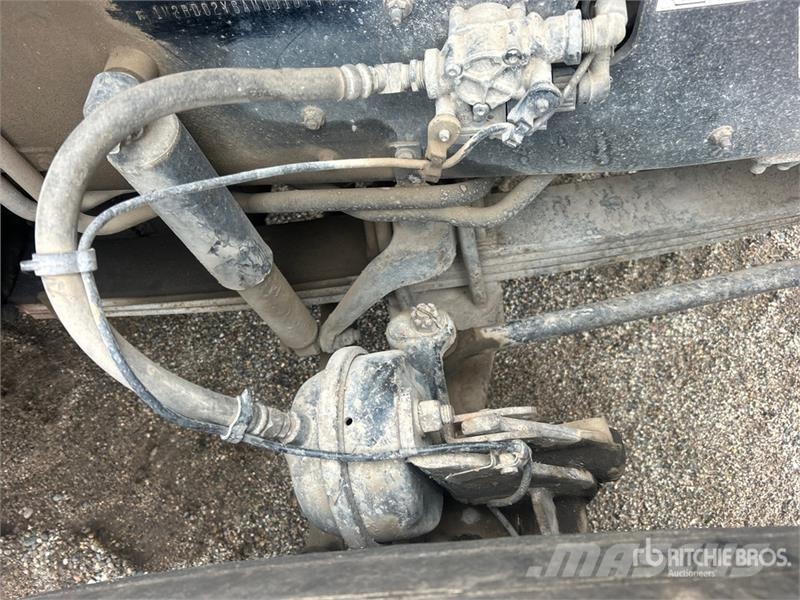 Mack TD700 8x4 Tri/A Day Cab Truck Tractor Traktorske jedinice