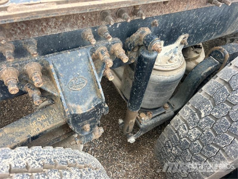 Mack TD700 8x4 Tri/A Day Cab Truck Tractor Traktorske jedinice