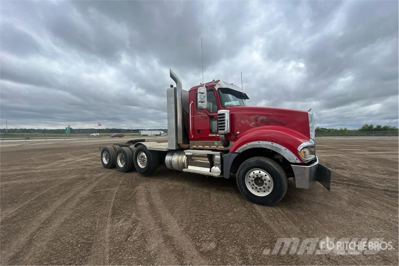 Mack TD700 8x4 Tri/A Day Cab Truck Tractor Traktorske jedinice