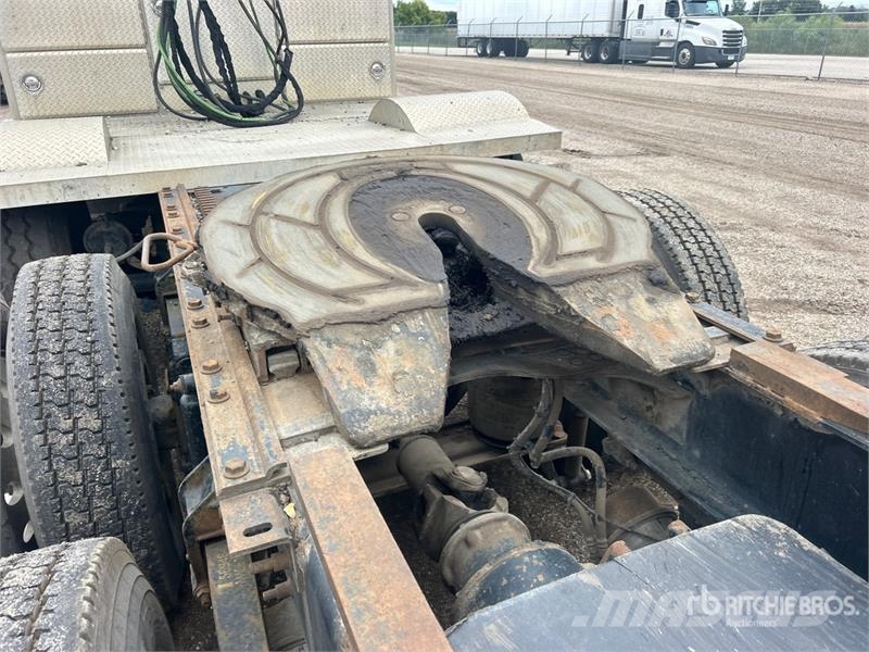 Mack TD700 8x4 Tri/A Day Cab Truck Tractor Traktorske jedinice