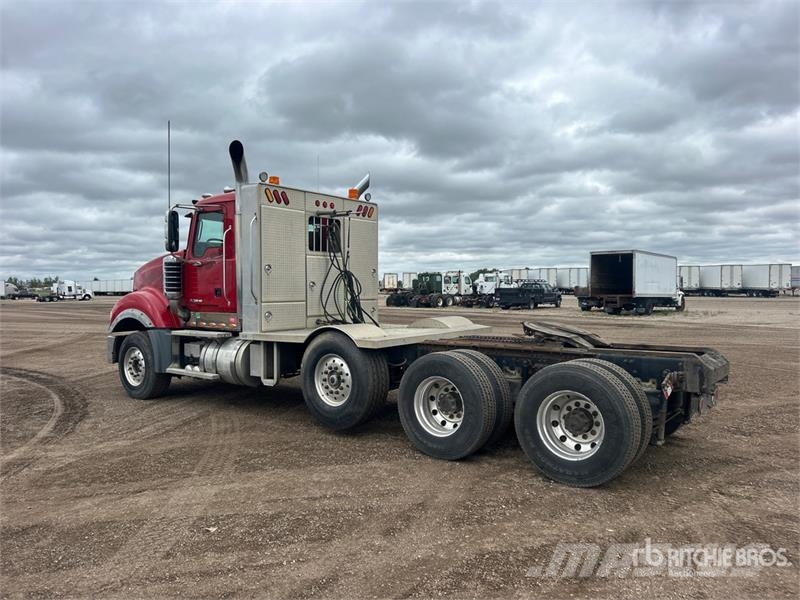 Mack TD700 8x4 Tri/A Day Cab Truck Tractor Traktorske jedinice