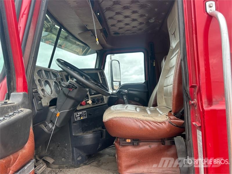 Mack TD700 8x4 Tri/A Day Cab Truck Tractor Traktorske jedinice