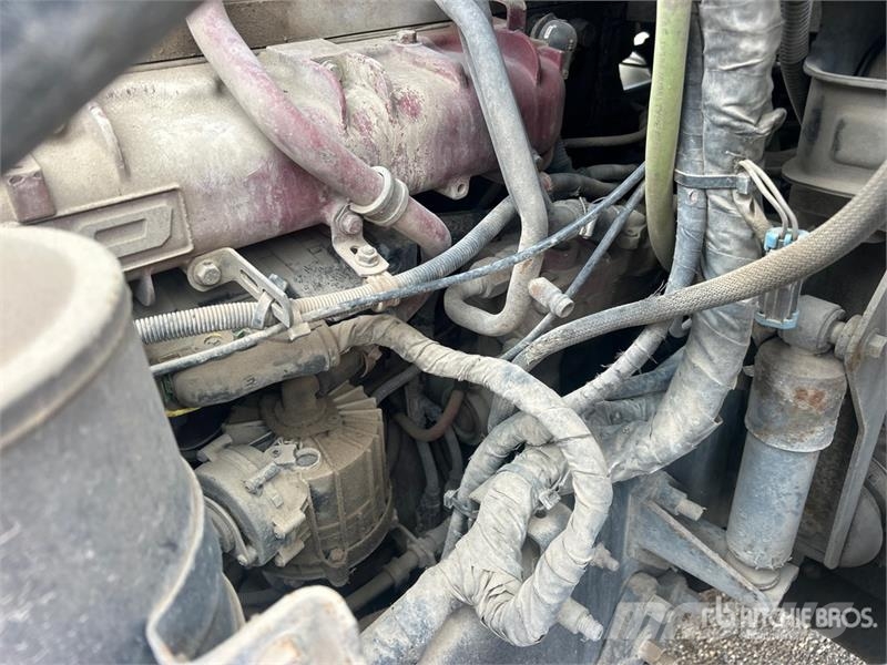 Mack TD700 8x4 Tri/A Day Cab Truck Tractor Traktorske jedinice