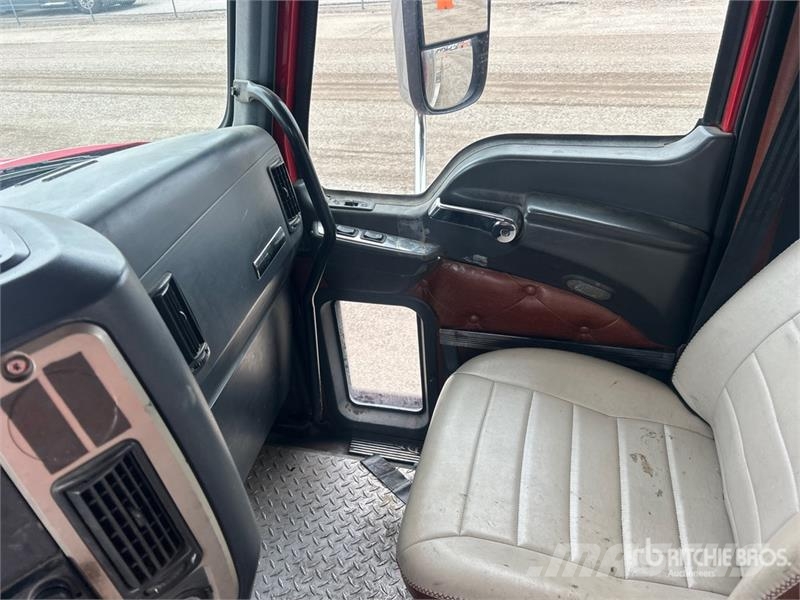 Mack TD700 8x4 Tri/A Day Cab Truck Tractor Traktorske jedinice