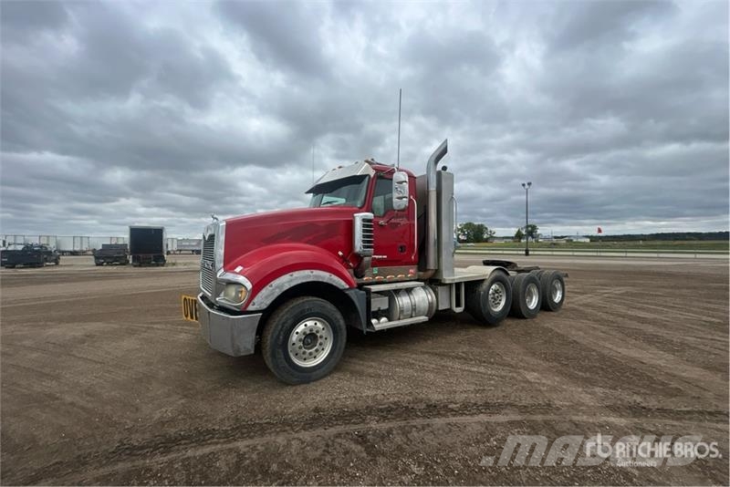 Mack TD700 8x4 Tri/A Day Cab Truck Tractor Traktorske jedinice