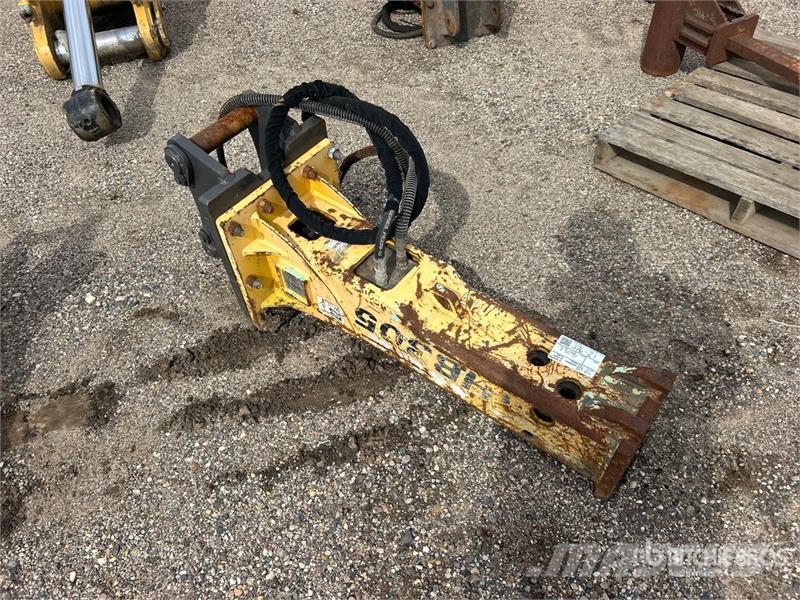 Magnum 305 Hydraulic Breaker 브레이커