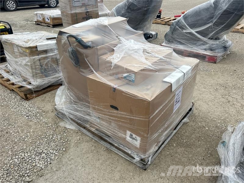 Makita (20) pcs Air Nail Gun & 18 volt Cordless Tool Set  Компоненты строительной техники