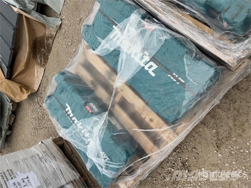 Makita HM1307CB Demolition Breaker Meißelgrubber