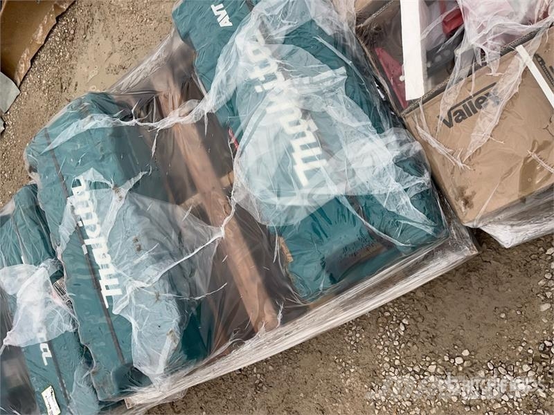 Makita HM1307CB Demolition Breaker Meißelgrubber