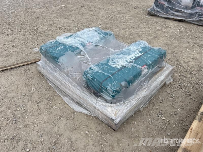 Makita of (2) Makita HM1307CB Demolition Breaker Meißelgrubber
