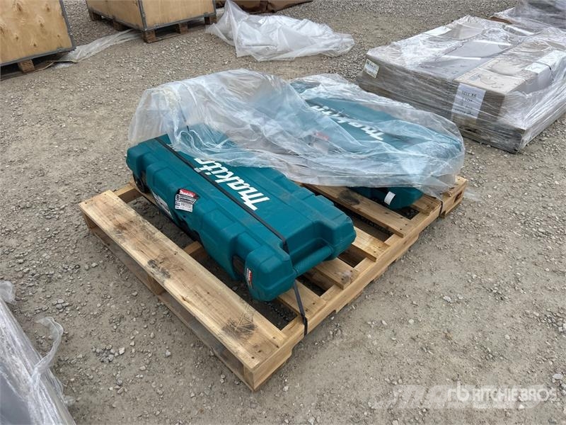 Makita of (2) Makita HM1307CB Demolition Breaker 凿犁