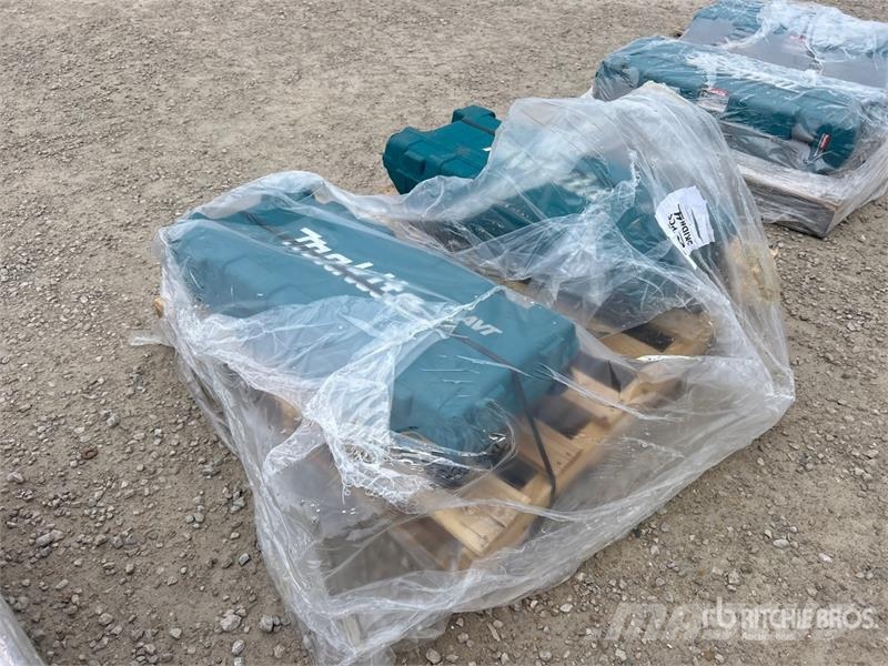 Makita of (2) Makita HM1307CB Demolition Breaker 凿犁