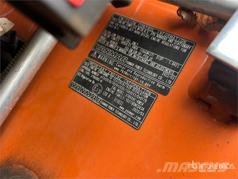 Manitou 1050RT Compact Track Loader لوادر انزلاقية التوجيه