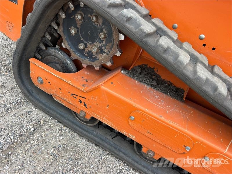 Manitou 1050RT Compact Track Loader لوادر انزلاقية التوجيه