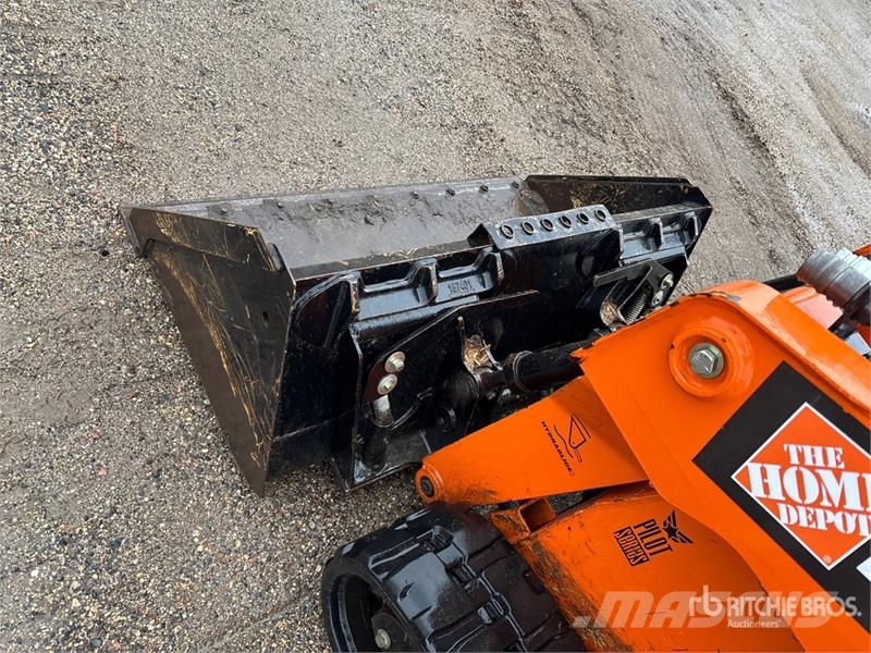 Manitou 1050RT Compact Track Loader Kompaktrakodók