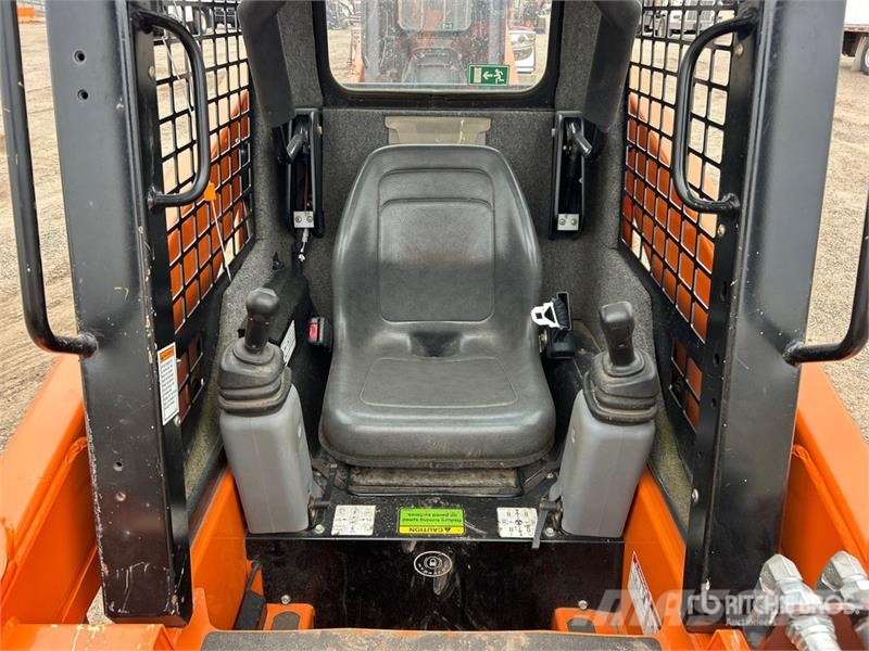 Manitou 1050RT Compact Track Loader لوادر انزلاقية التوجيه