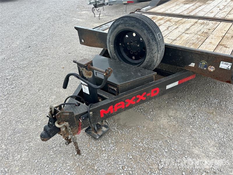 Maxx-D 22 ft T/A Tilt Deck Trailer Нискотоварачи