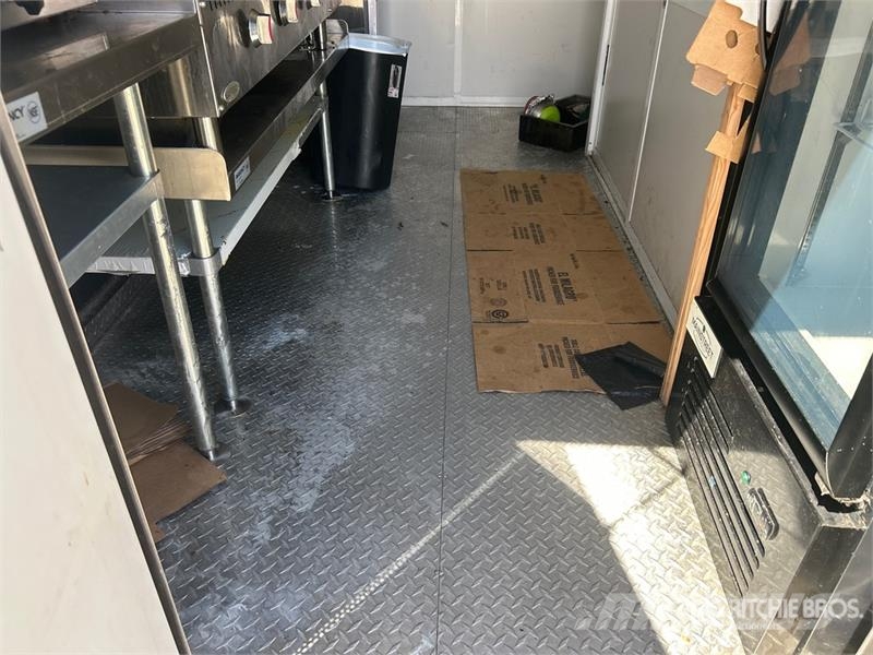  MC. Guber 14 ft 2 in T/A Food Concession Trailer 其他拖车
