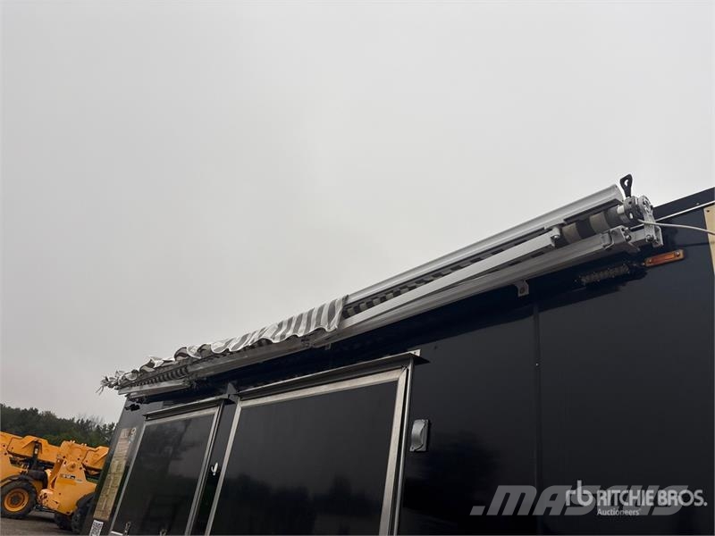 MC.Guber 18 ft T/A Food Concession Trailer Citas piekabes