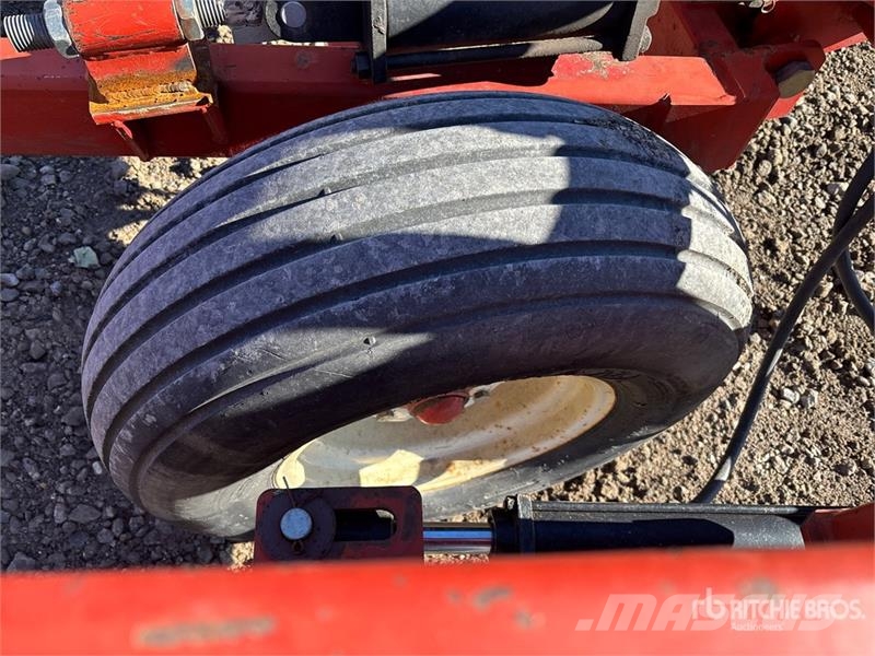 Mcfarlane 20 ft Heavy Harrow 钉齿耙