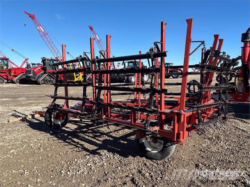 Mcfarlane 20 ft Heavy Harrow 钉齿耙