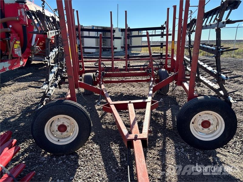 Mcfarlane 20 ft Heavy Harrow 钉齿耙