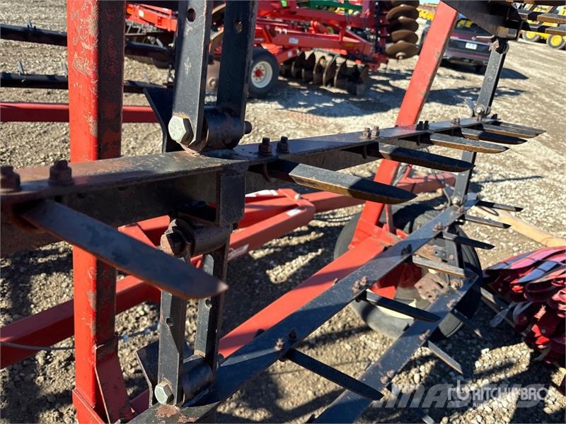 Mcfarlane 20 ft Heavy Harrow 钉齿耙