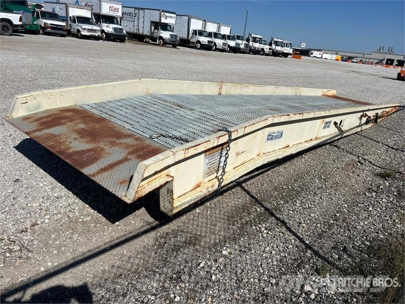 McGuire Mobile 36 ft x 7 ft Dock - Fits Outros componentes