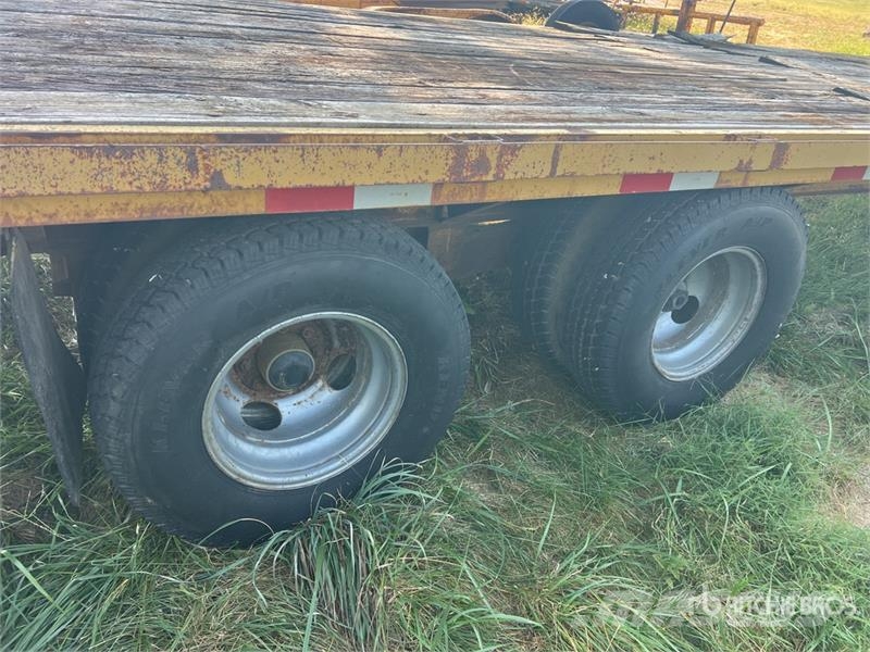 MEB 27 ft T/A Equipment Trailer Autovežių priekabos