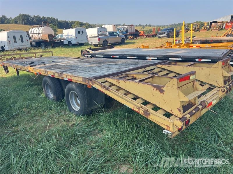 MEB 27 ft T/A Equipment Trailer Autovežių priekabos