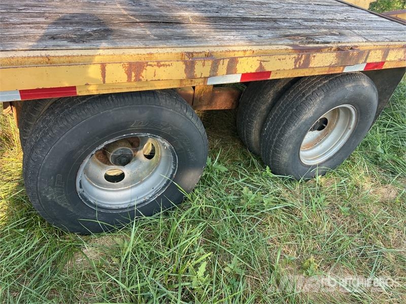 MEB 27 ft T/A Equipment Trailer Autovežių priekabos