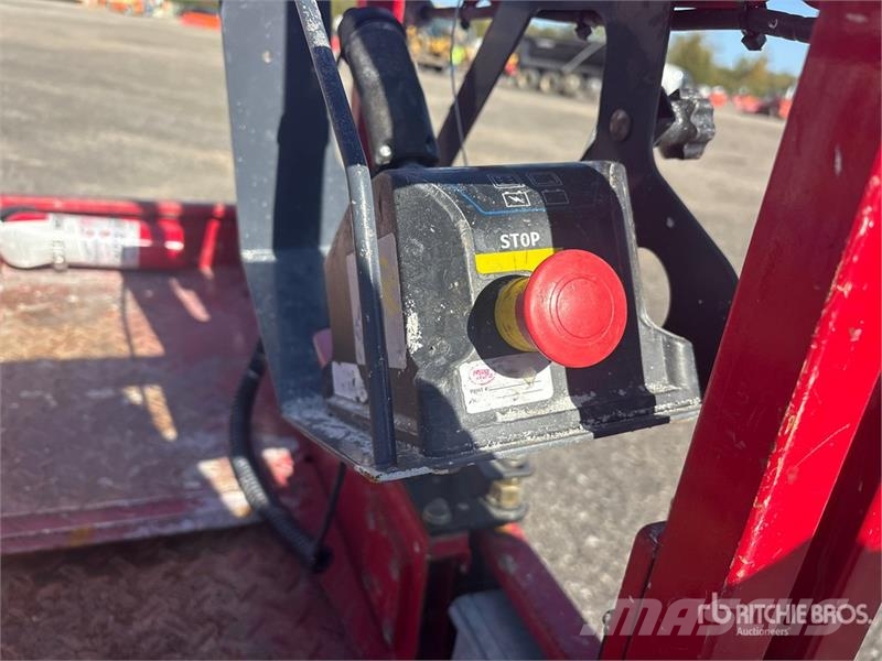 MEC 1330SE Electric Scissor Lift Scissor lifts