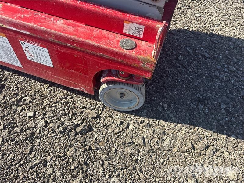 MEC 1330SE Electric Scissor Lift Scissor lifts