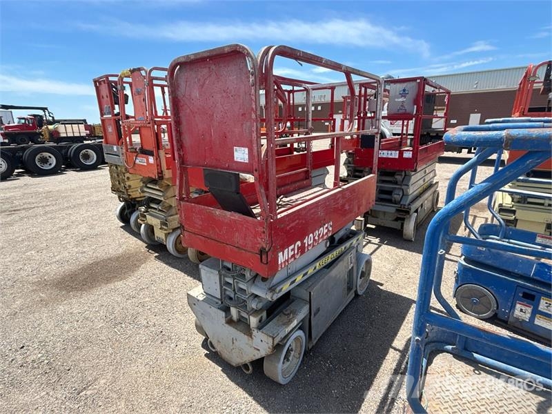 Purchase Mec 1932ES scissor lifts, Bid & Buy on Auction - Mascus