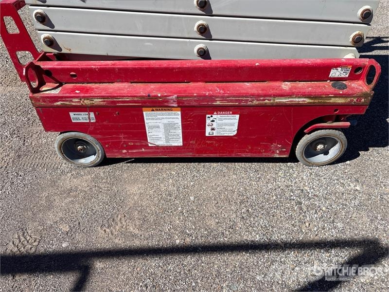 MEC Micro 19 Electric Scissor Lift Saxlifte