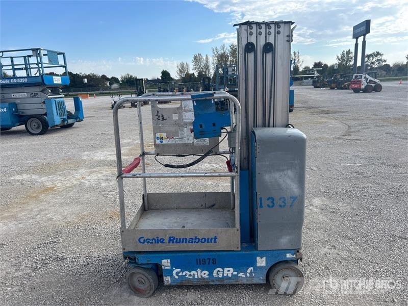 MEC Micro 19 Electric Scissor Lift Scissor lifts