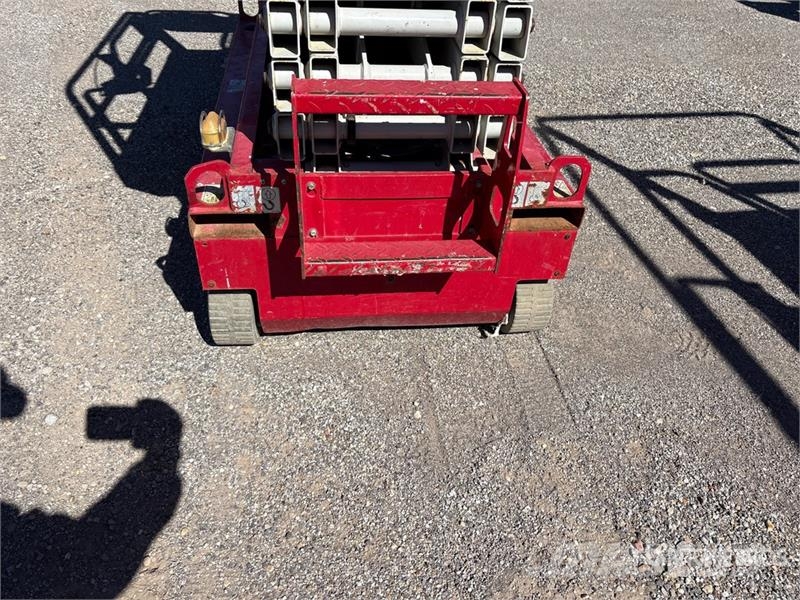 MEC Micro 19 Electric Scissor Lift Saxlifte