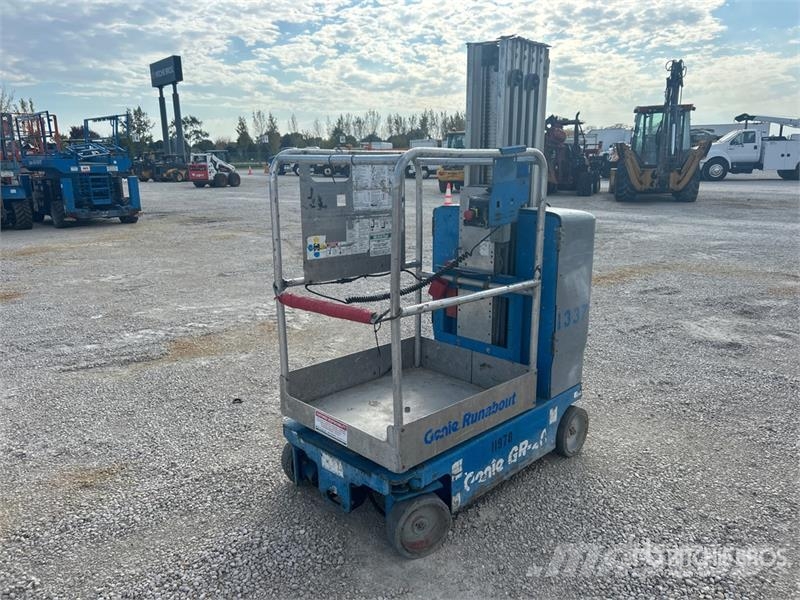 MEC Micro 19 Electric Scissor Lift Scissor lifts